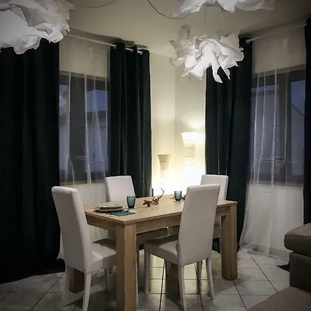 Interno 5 *